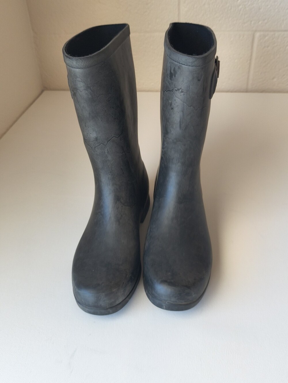 Chooka Handcrafted Tall Premium Rainwear Women Boots - Size 9